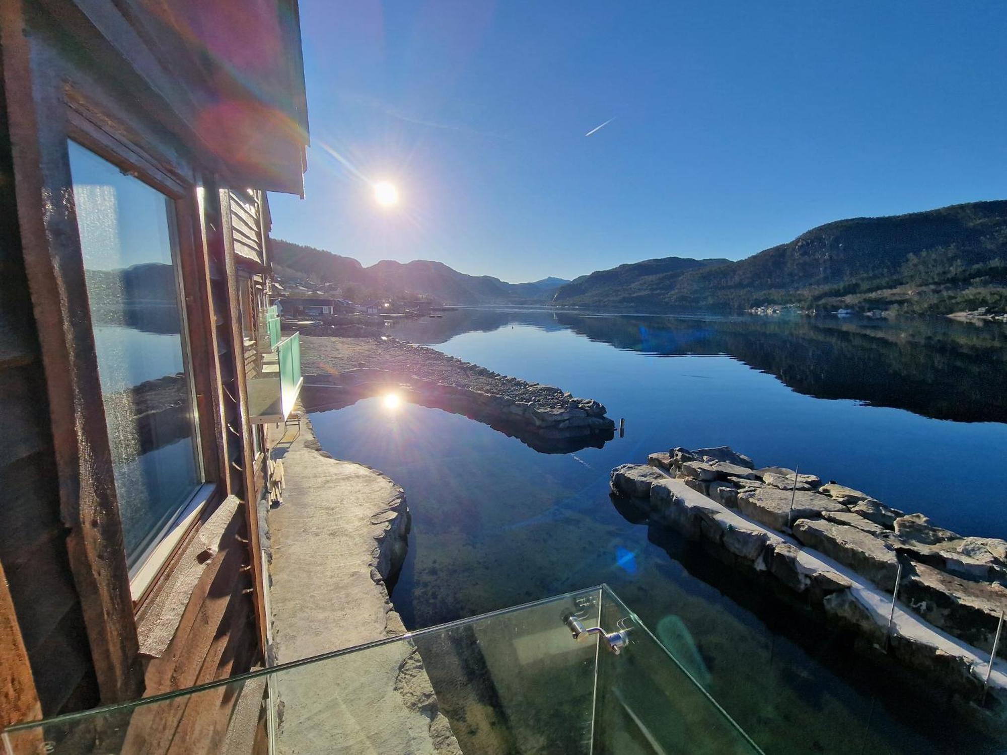 Preikestolen Panorama - Seaside Apartments Jørpeland Oda fotoğraf
